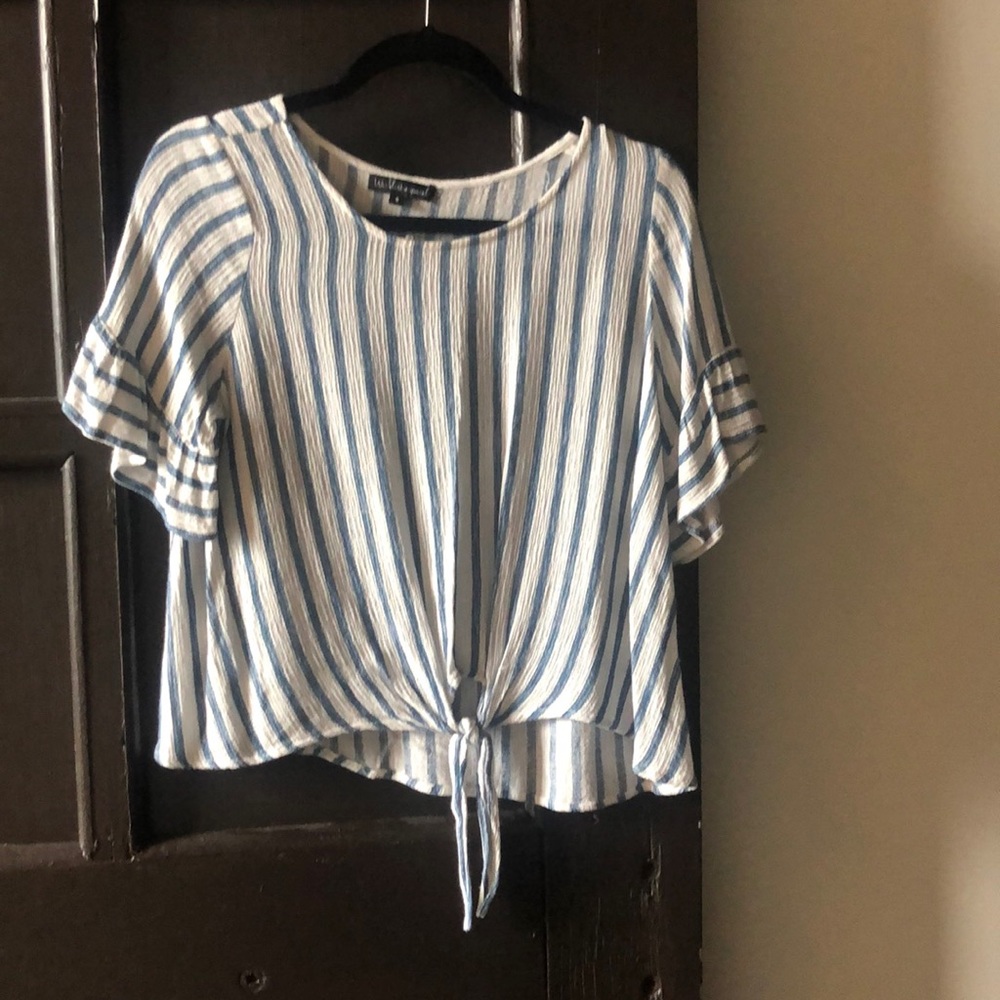 Boutique tie front top